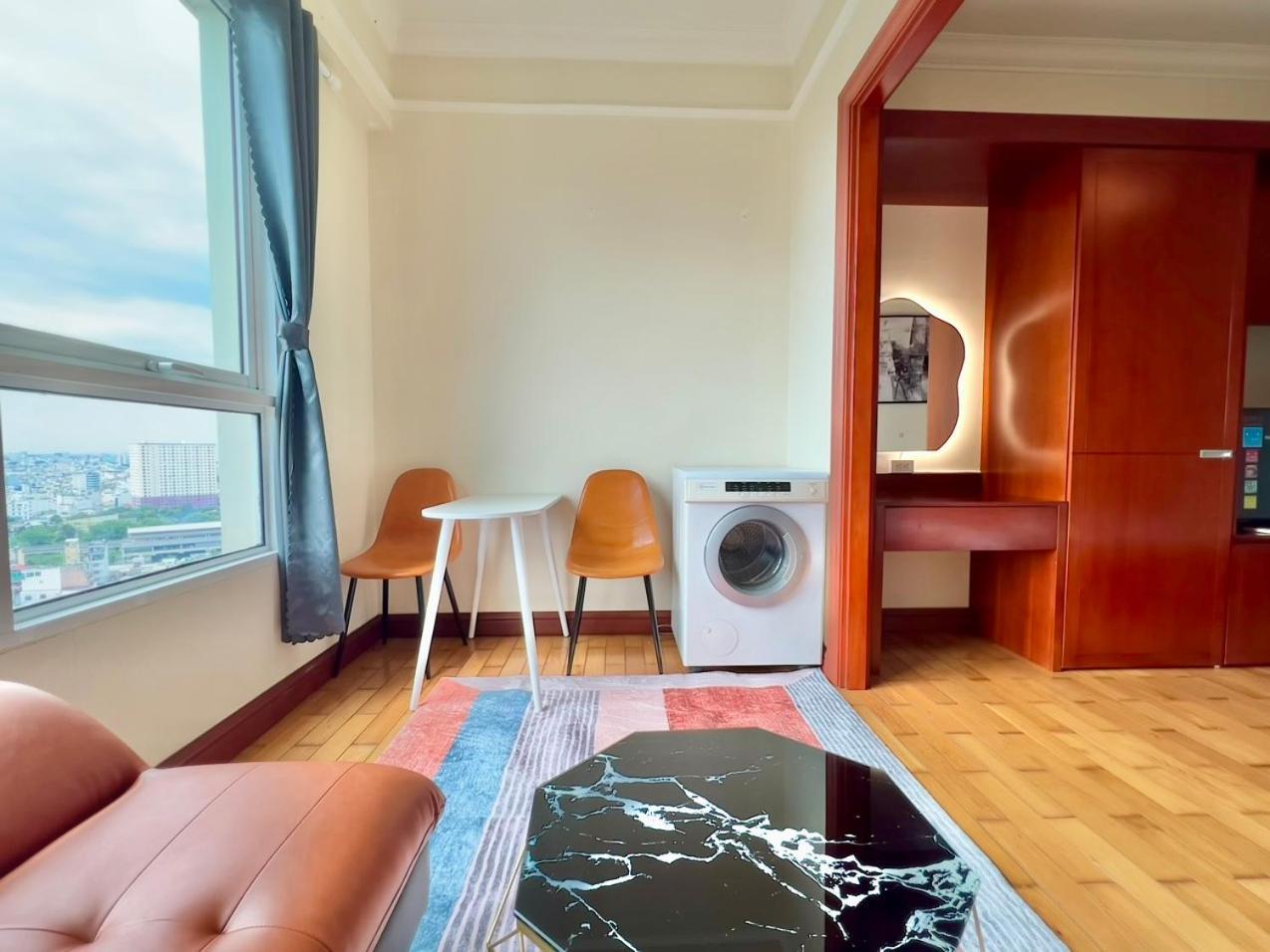 Apartment Cheng's *